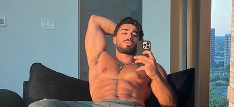 Photo nue de fuite OnlyFans de Mo Saffari