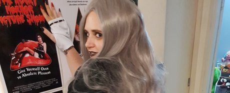 Naken läckt OnlyFans-bild av Mortica Morbid