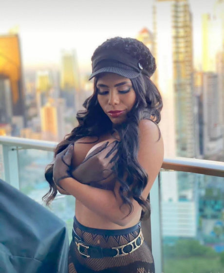Обнаженная фотография утечки OnlyFans от Honey