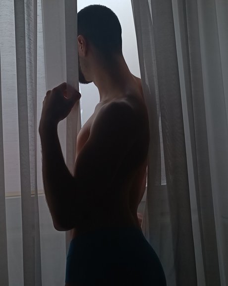 Naken läckt OnlyFans-bild av Claudio Moretti
