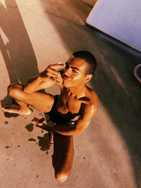 Naakte gelekte OnlyFans-foto van Jamir