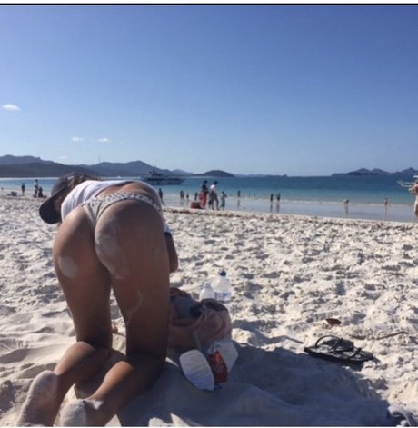 Naken läckt OnlyFans-bild av Zo