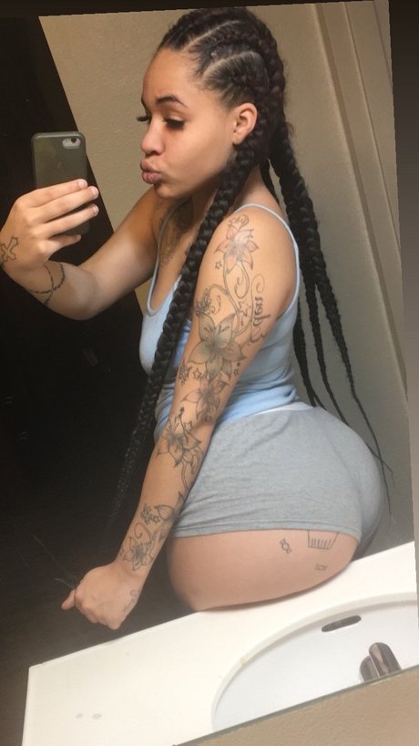Обнаженная фотография утечки OnlyFans от Big Honey