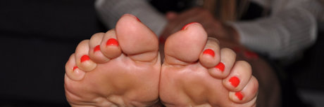 Обнаженная фотография утечки OnlyFans от Lady Godiva Foot Fetish