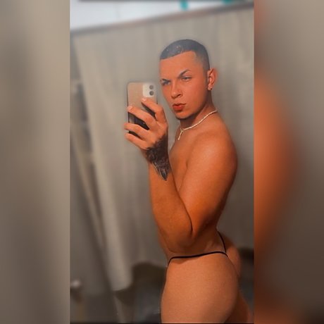 Naken läckt OnlyFans-bild av Tall Boy 