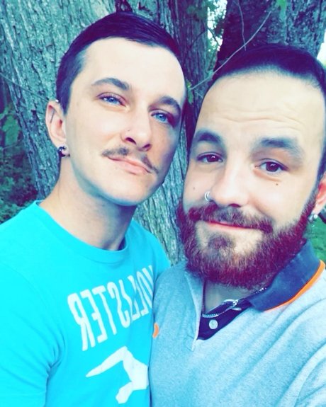 Nahá fotka uniklých OnlyFans od Josh Ampamp Kyle