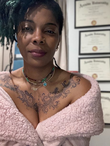 Naken läckt OnlyFans-bild av Happimade