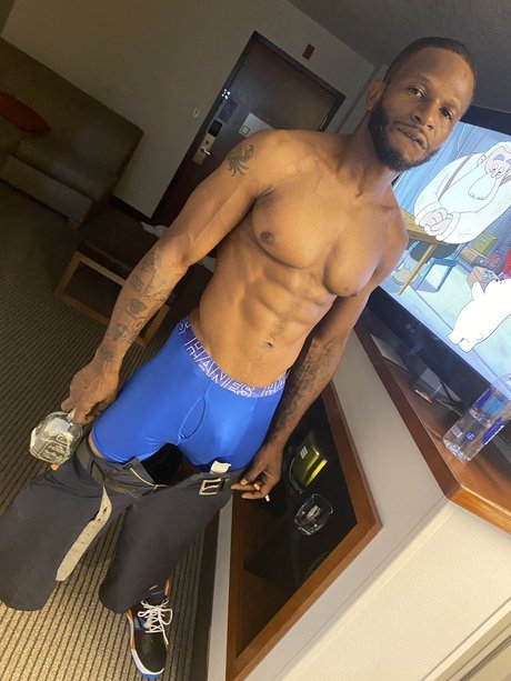 Alaston vuotanut OnlyFans-kuva Mr Ridickulous