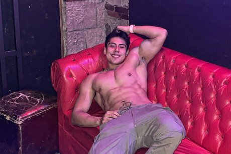 Naken läckt OnlyFans-bild av Alfredo Montao