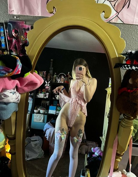 Leftfordread  nude leaked OnlyFans photo
