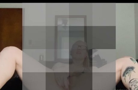 Alaston vuotanut OnlyFans-kuva Harlowquinnfree