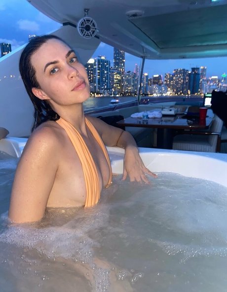 Withlovesaraxo OnlyFans 유출 누드 사진