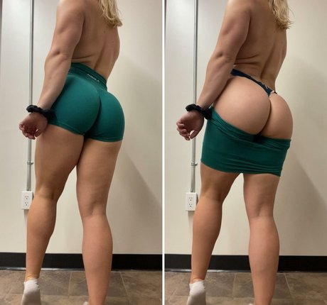 Naken lekkede OnlyFans-bilde av Vickievix
