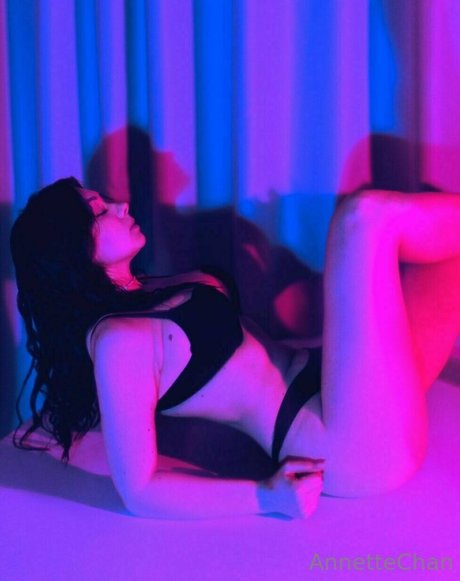 Nahá fotka uniklých OnlyFans od Annettechan