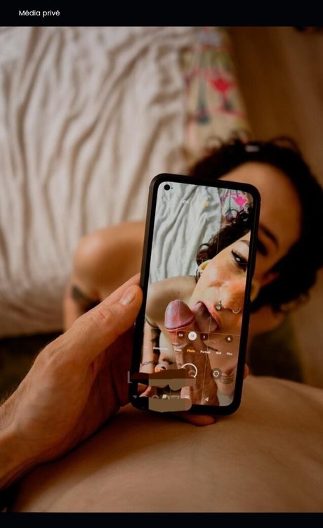 Alaston vuotanut OnlyFans-kuva Senevra