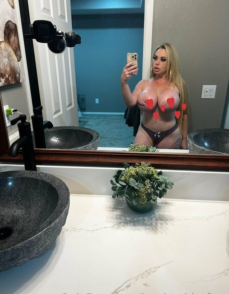 Nacktes geleaktes OnlyFans-Foto von Katrinathiccfree