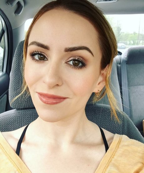 Naken lekkede OnlyFans-bilde av Mollie Damon