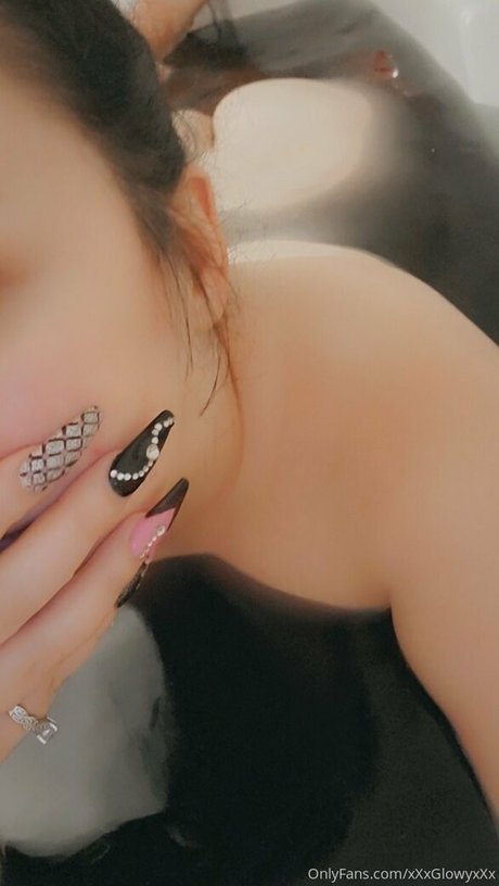 Xxxglowyxxx
