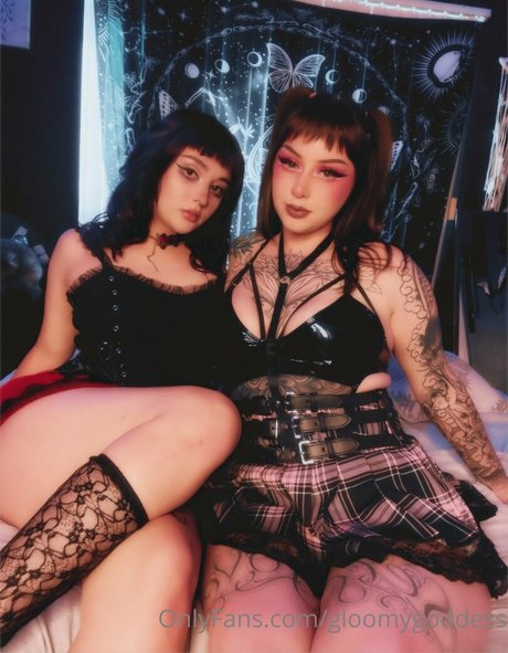 Nahá fotka uniklých OnlyFans od Gloomygoddess