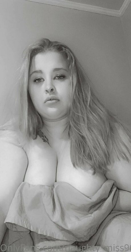 Foto di nudo di fuga di OnlyFans di Naughtymiss96