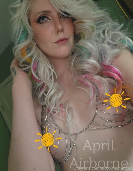 Naakte gelekte OnlyFans-foto van Airbornesangels