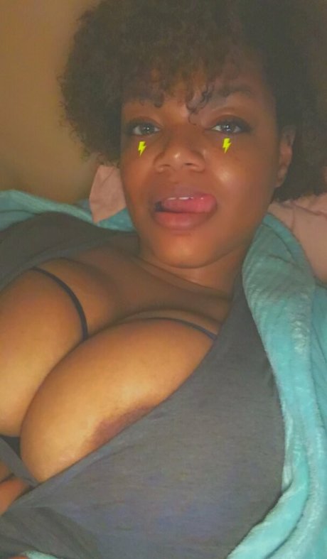 Nahá fotka uniklých OnlyFans od Freelearalove