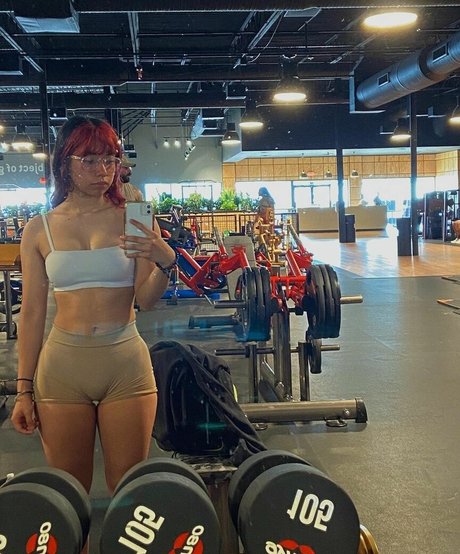 Nahá fotka uniklých OnlyFans od Luhhisa