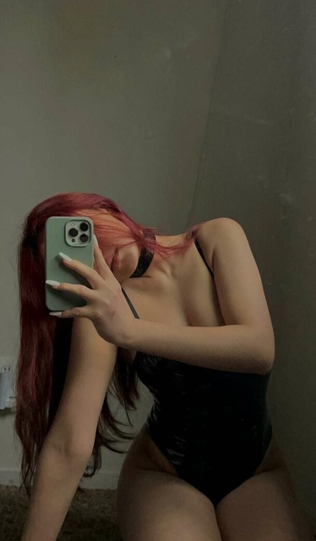 Nahá fotka uniklých OnlyFans od Kimmyroxana
