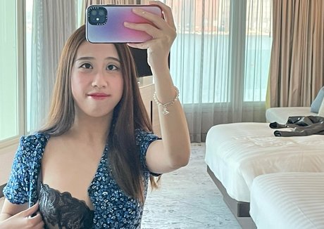 Naken lekkede OnlyFans-bilde av Kimbyx