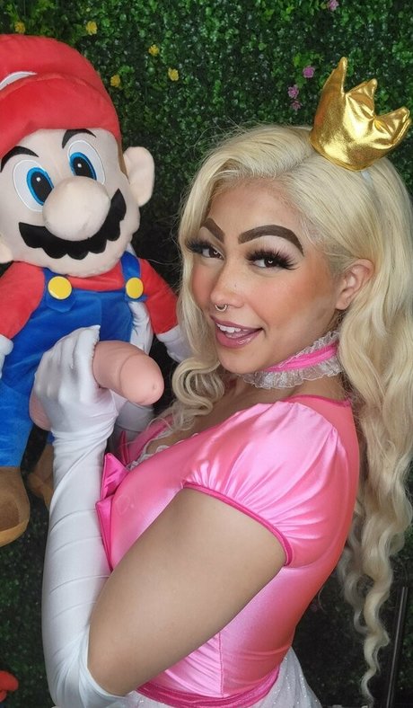 Nahá fotka uniklých OnlyFans od Tsmiragefree