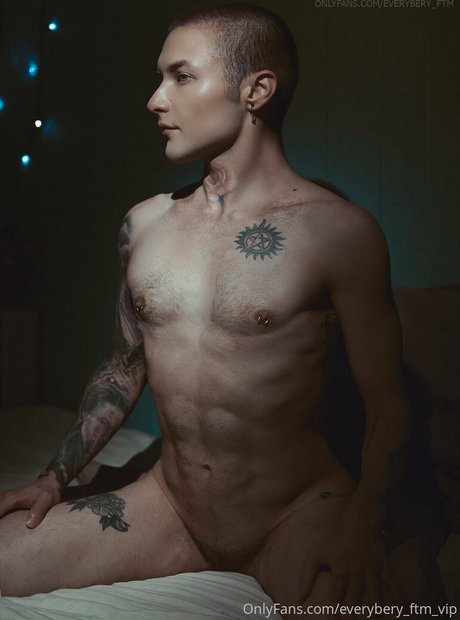 Naken lekkede OnlyFans-bilde av Everyberyftmvip