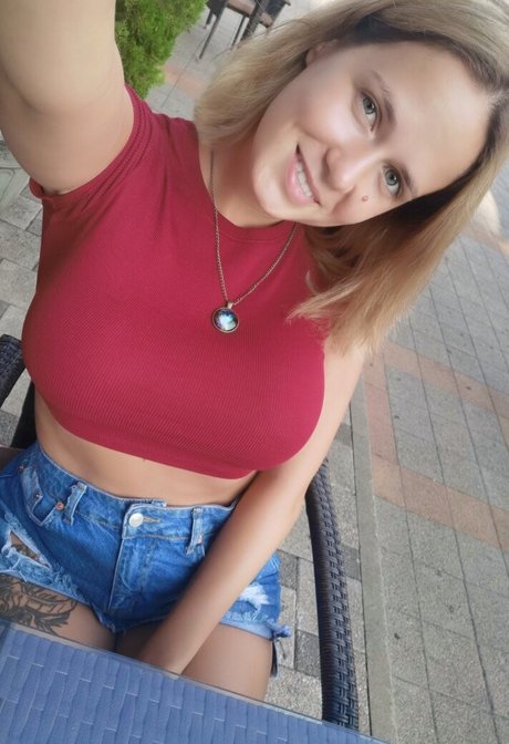 Annamonik OnlyFansリークヌード写真