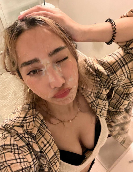 Sabrina Pezeshkian