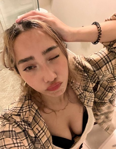Sabrina Pezeshkian