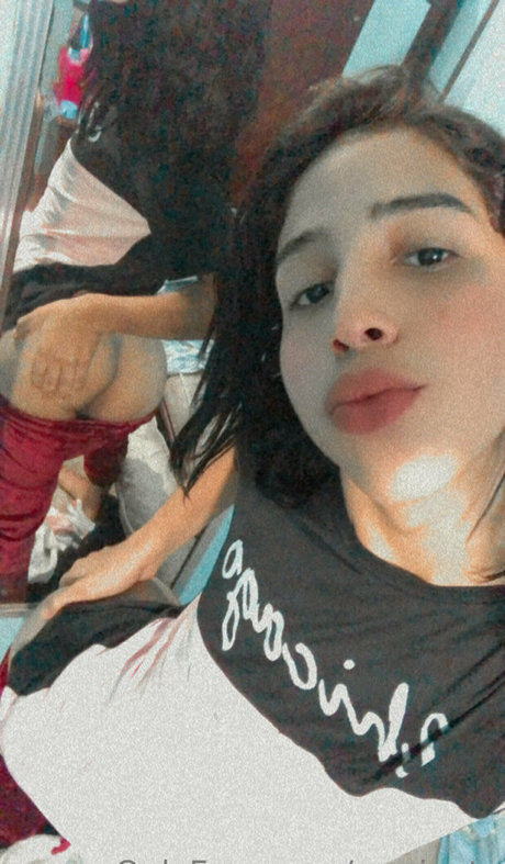 Photo nue de fuite OnlyFans de Marinetv