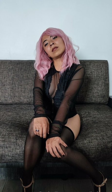 Alasti lekkinud OnlyFans-i pilt Lolimc