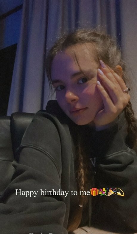 Nahá fotka uniklých OnlyFans od Apofigeaa