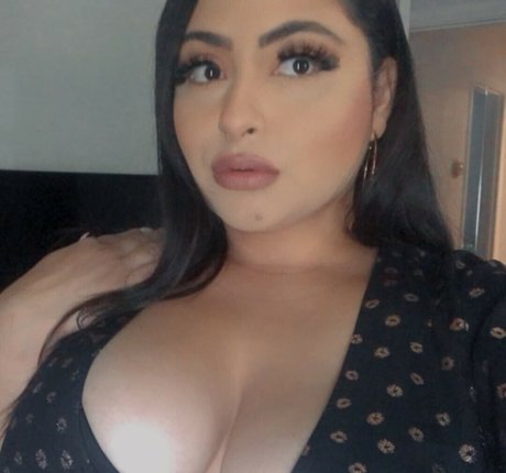Alaston vuotanut OnlyFans-kuva Alexis D