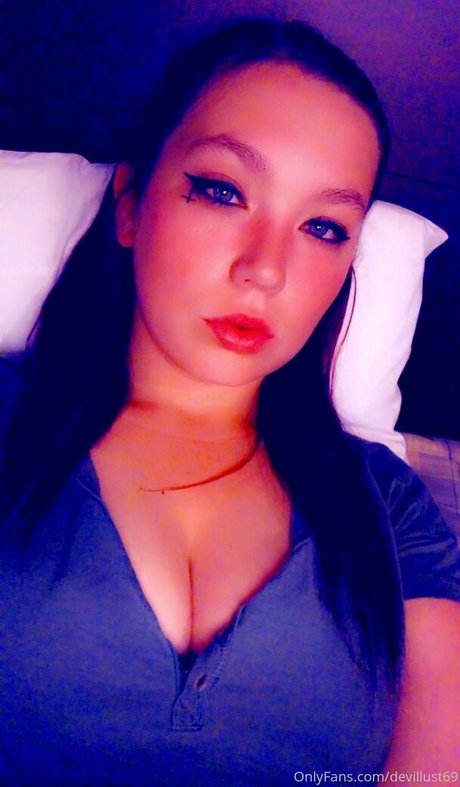 Nahá fotka uniklých OnlyFans od Devillust69