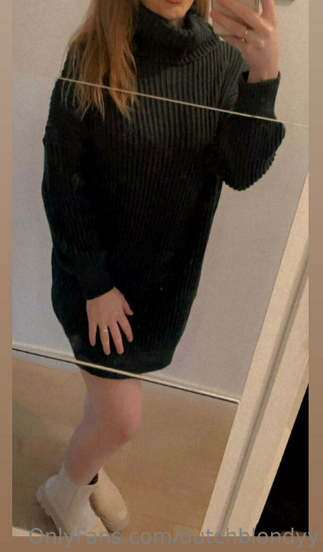Naken läckt OnlyFans-bild av Emmablondy