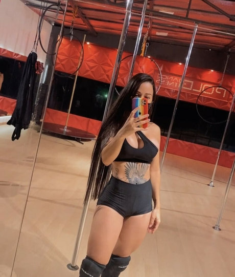 Nahá fotka uniklých OnlyFans od Estefanie Mmello