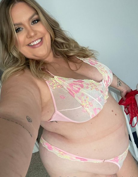 Naakte gelekte OnlyFans-foto van Ellesbelly