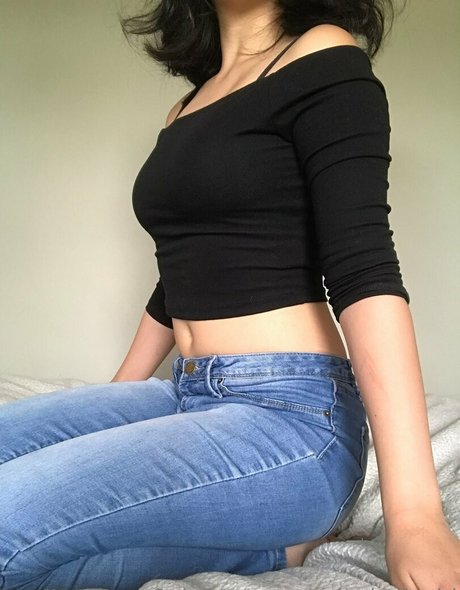Asianbellygirl