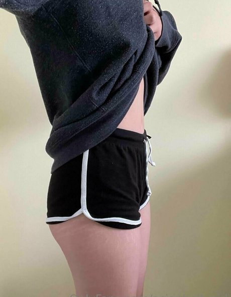 Asianbellygirl