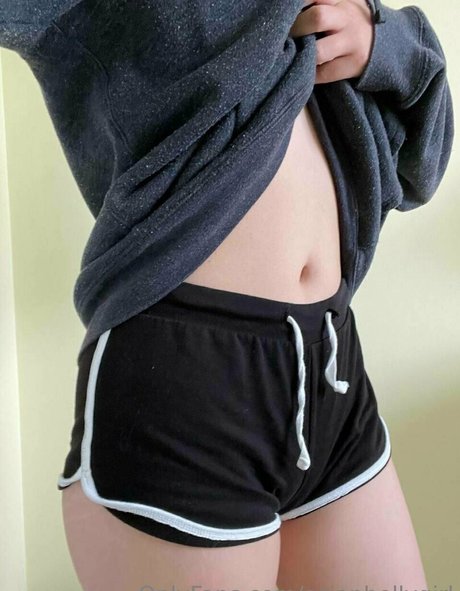 Asianbellygirl
