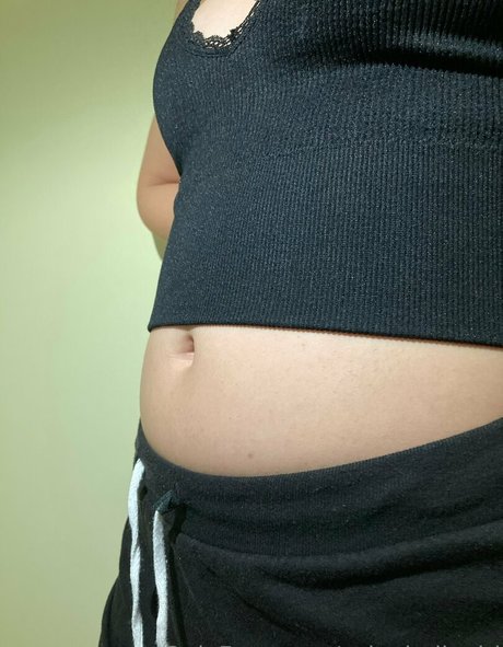 Asianbellygirl