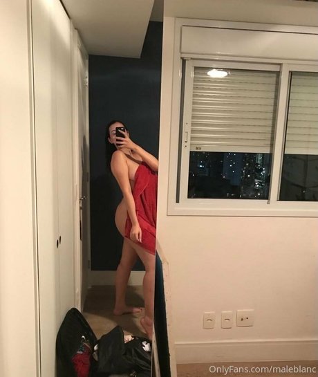 Nahá fotka uniklých OnlyFans od Ellaarievilo