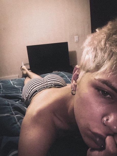 Naken lekkede OnlyFans-bilde av Diego Sullivan