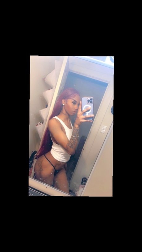 Обнаженная фотография утечки OnlyFans от Mulatto Chinaa 