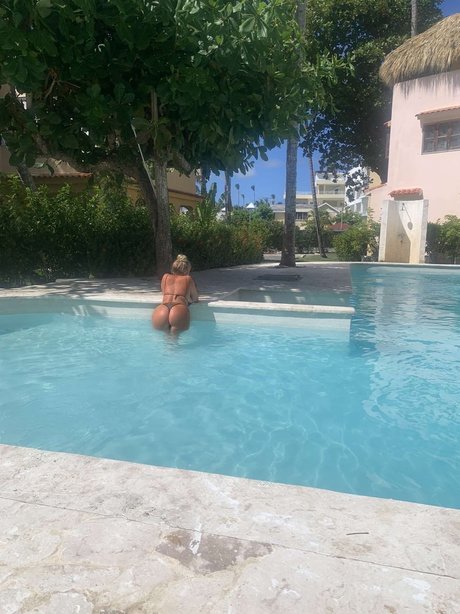Naken läckt OnlyFans-bild av Nathalie Your Erotica